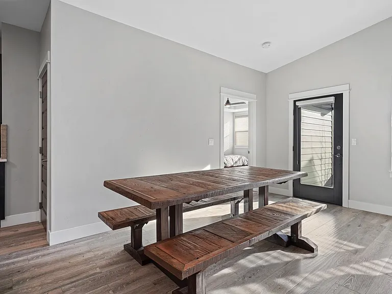 2247 NE Indigo Ln — Photo 22