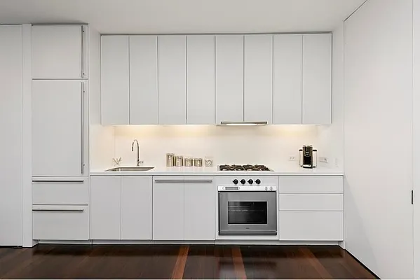 Sold by Sloane Square | media 16