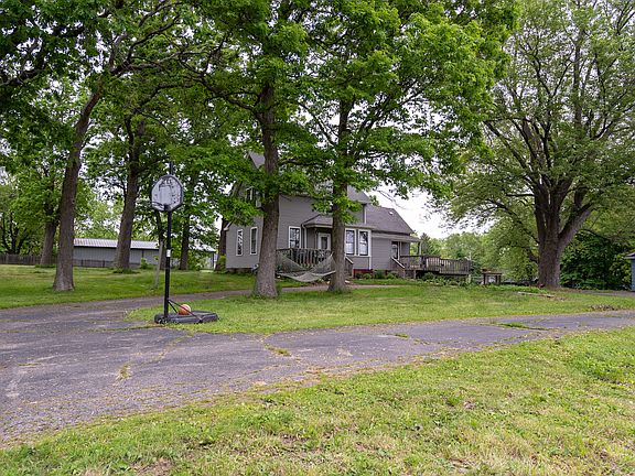 4th image of 3035 N Lewis Ave