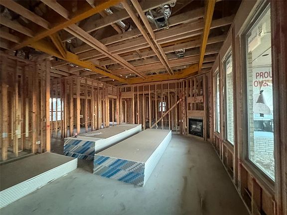 3rd image of 3814 Skyler Way