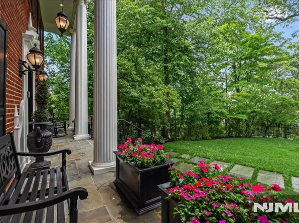 294 Oakwood Road, Englewood, NJ 07631