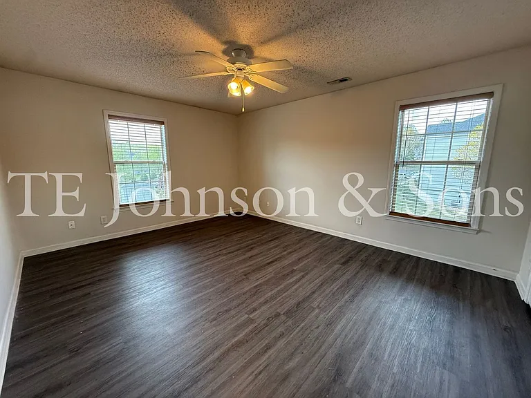 3761-301 Holmes Creek Pl — Photo 16