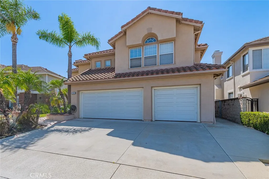 5 bed, 3.5 bath, 3001 sqft, $7,500 — Photo 1