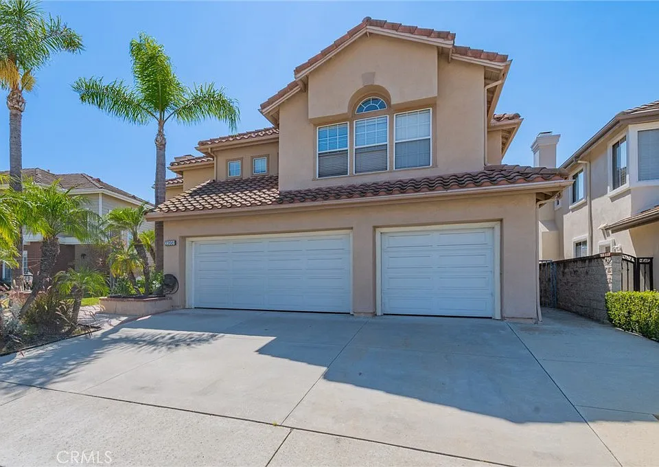22661 White Oaks