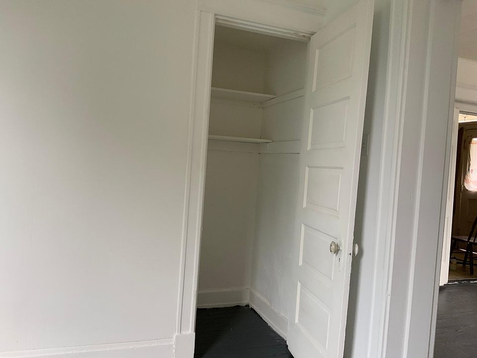 1st image of 1223 Dewey Ave #1