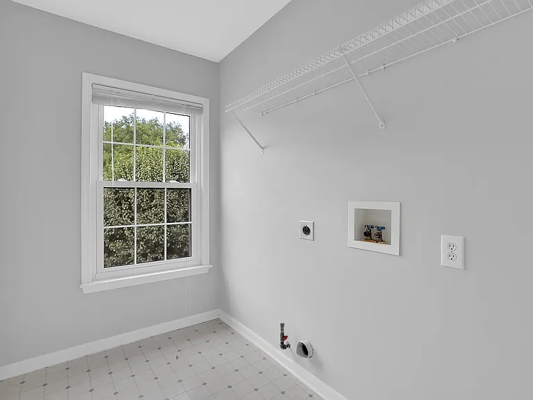 440 Chippenham Ct — Photo 29