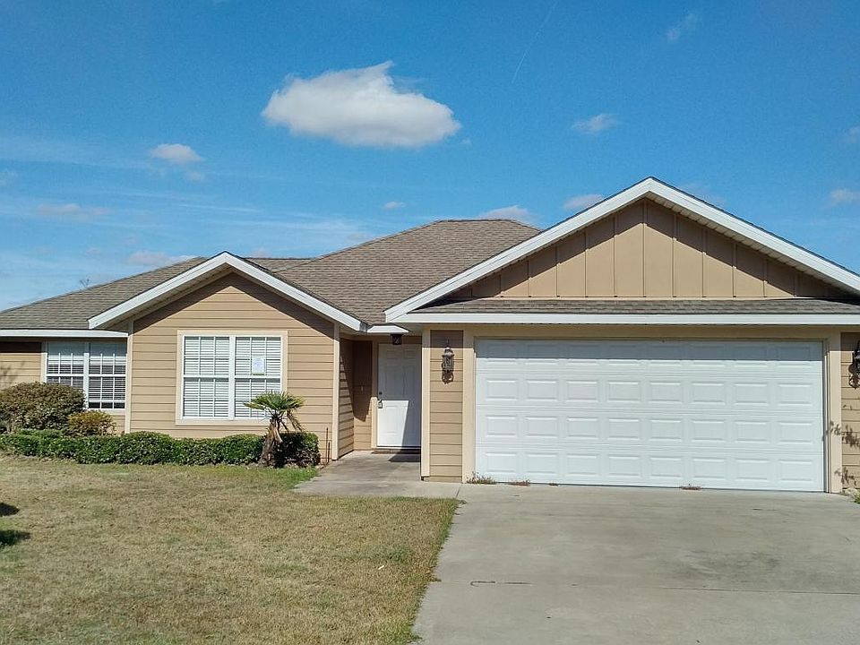 1st image of 686 SW Chesterfield Cir