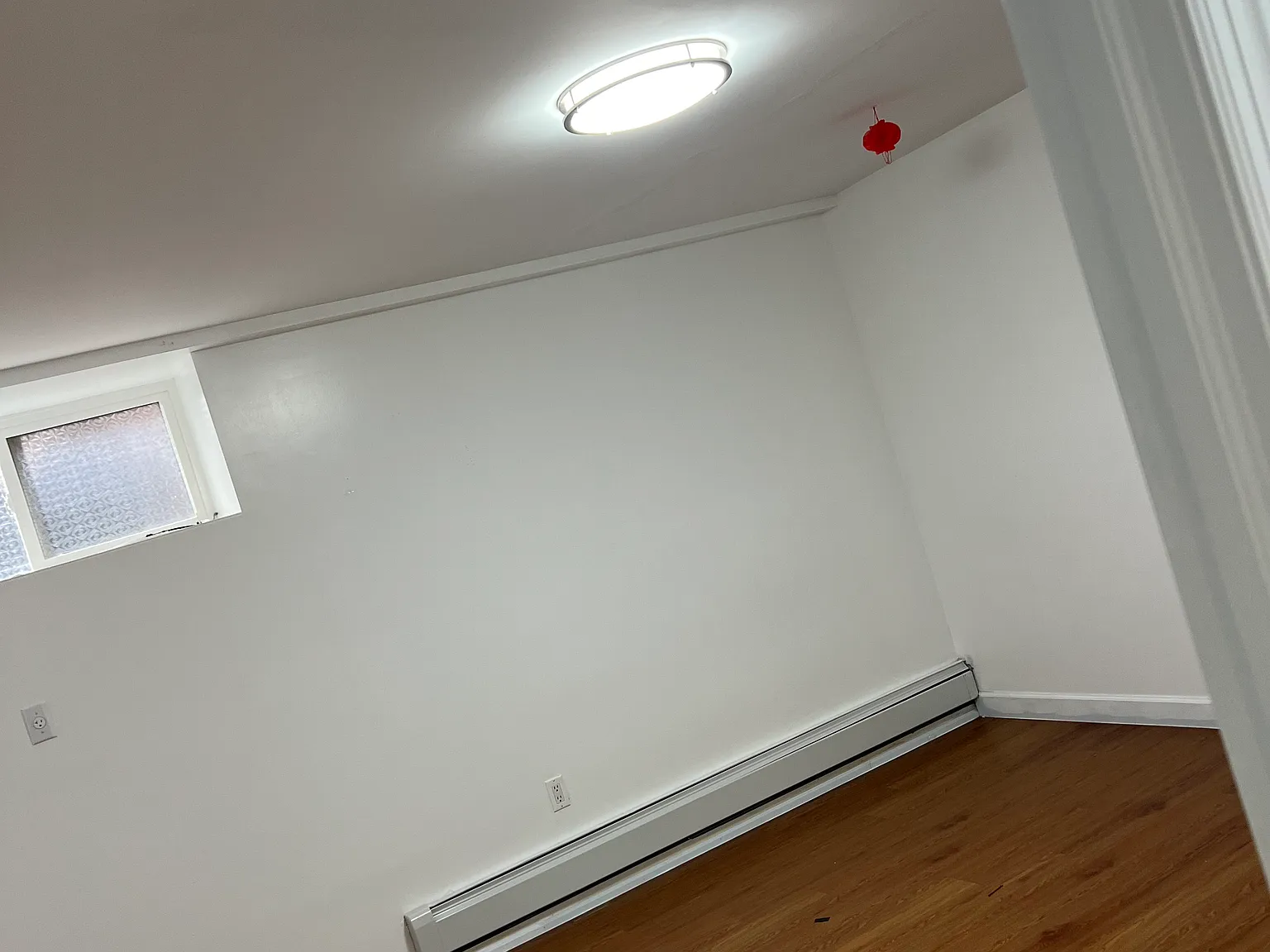 1 bed, 350 sqft, $1,300 — Photo 2