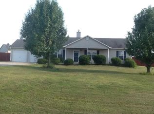 104 Greenlea Ln, New Market, AL 35761