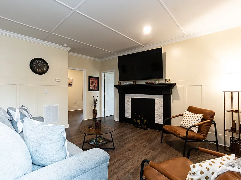 701 Elizabeth Ave — Photo 5