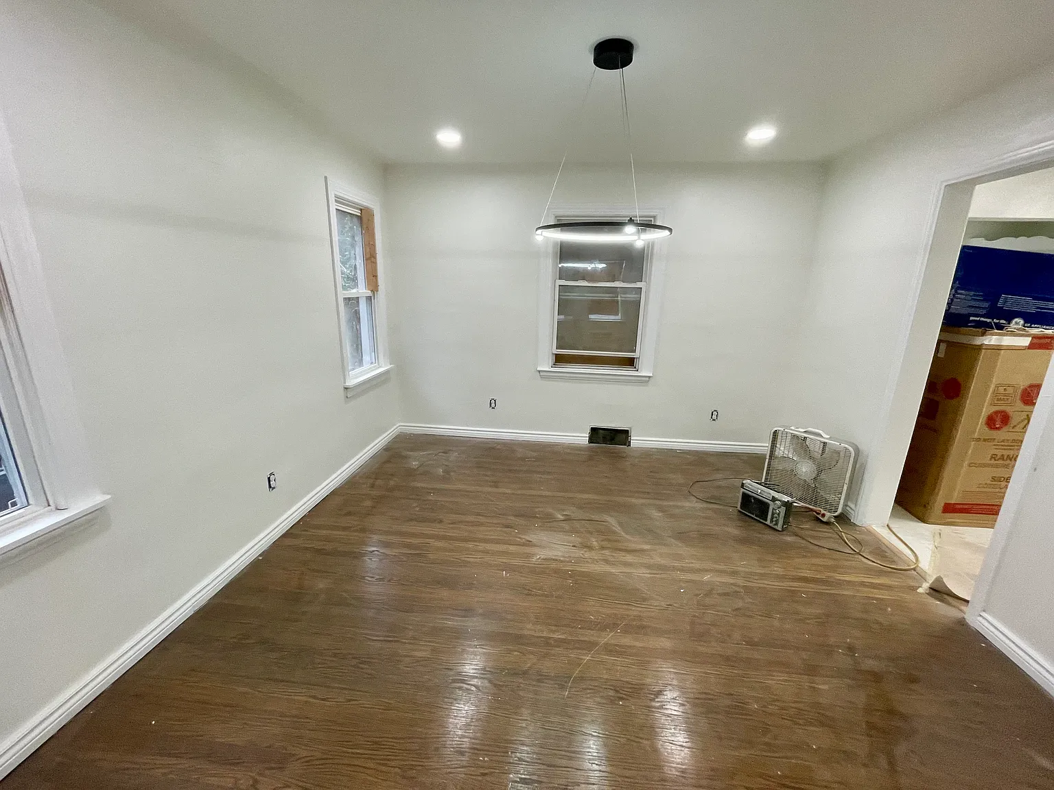 3 bed, 1.5 bath, 1426 sqft, $1,600 — Photo 3