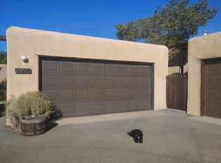 2933 Plaza Azul, Santa Fe, NM 87507