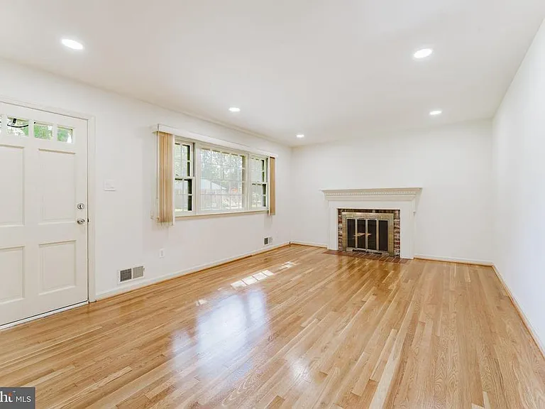 5683 Ravenel Ln — Photo 3