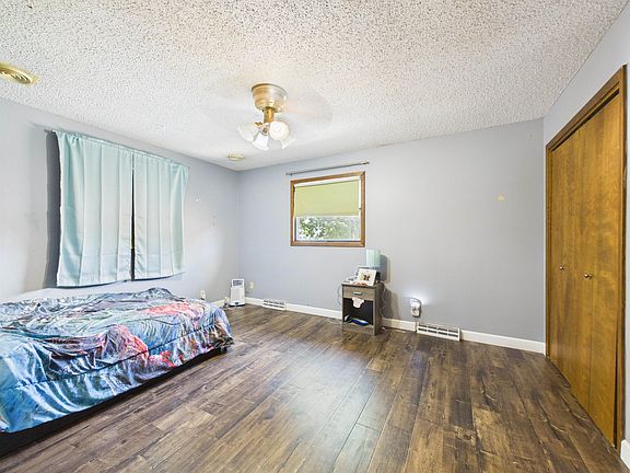 5th image of 1210 Maberly St