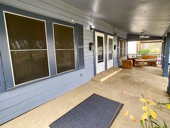 3rd image of 325 Louisiana Ave #327