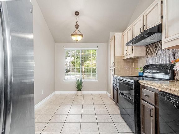 3rd image of 2050 E Chennault Ave