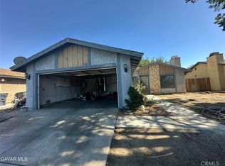 1050 Landsford St, Lancaster, CA 93535