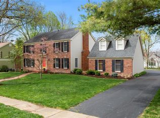 815 Twin Pine Dr, Saint Louis, MO 63122