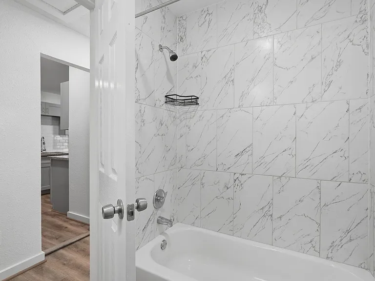 5962 Ridgeway Dr — Photo 13