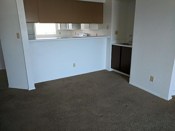 Dining Room / Wet bar