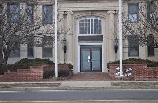 2nd image of 285 Lynn Shore Dr APT 506