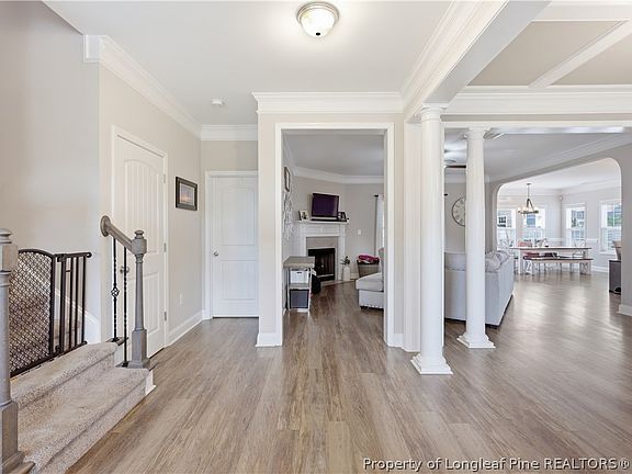 4th image of 297 Bridgehaven Dr