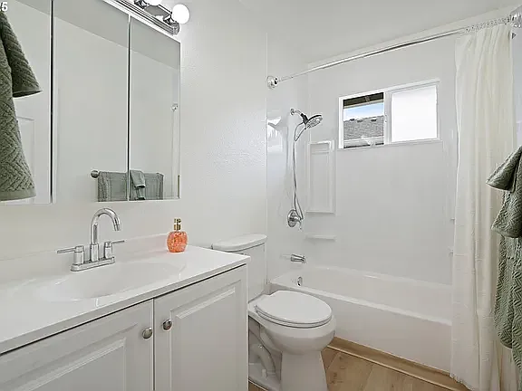 2 bed, 798 sqft, $900 — Photo 3