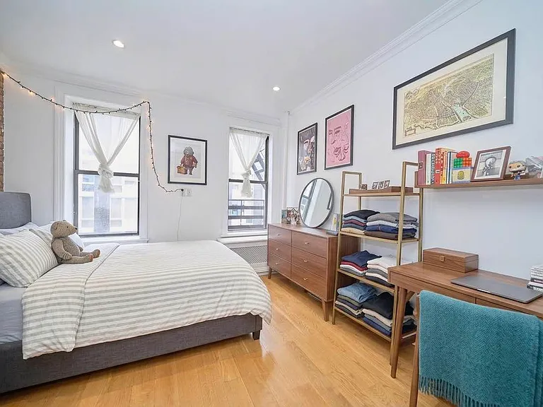 440 E 13th St #D-4 — Photo 3