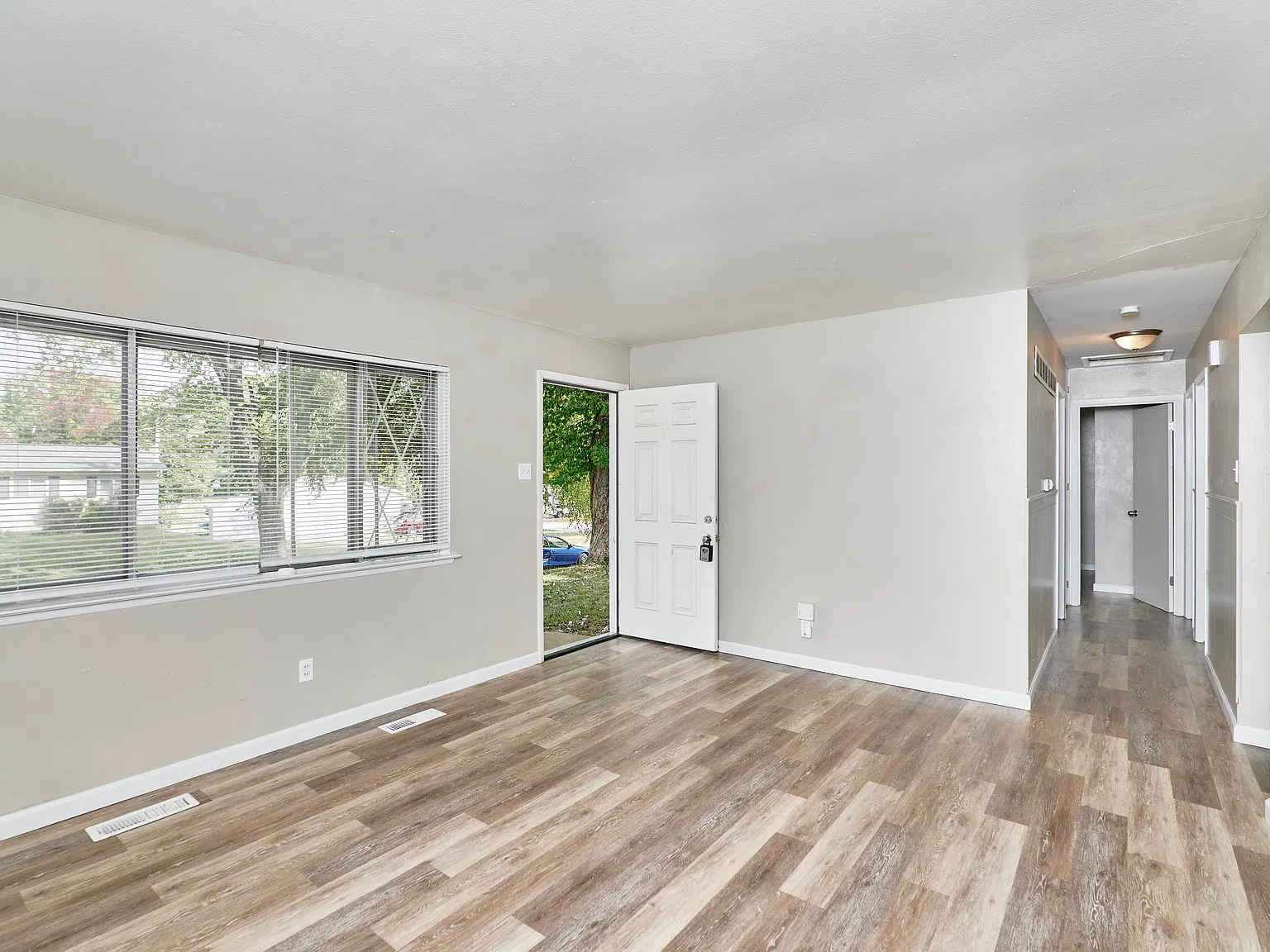 3 bed, 912 sqft, $1,400 — Photo 4