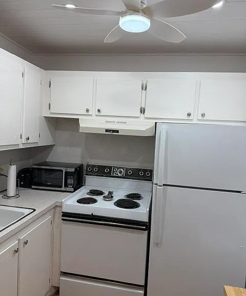 58 Tilford #C — Photo 6