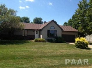 329 Whispering Oaks Dr, Metamora, IL