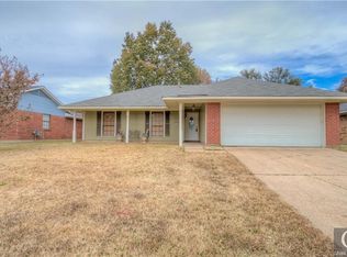 5327 Lauri Ln, Bossier City, LA 71112