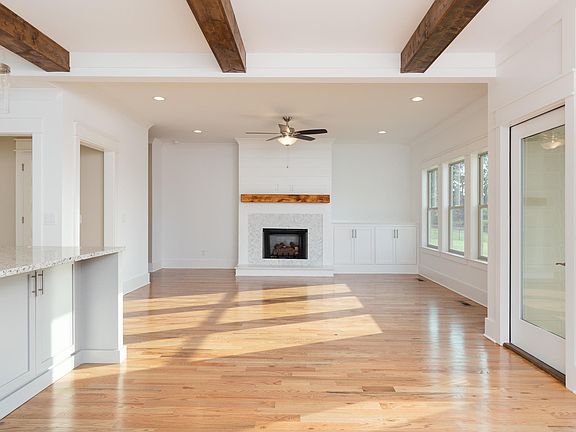 5th image of 6323 Cashmere Ln #107