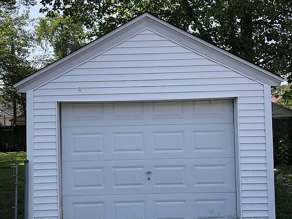 3rd image of 1520 Parrish Ct