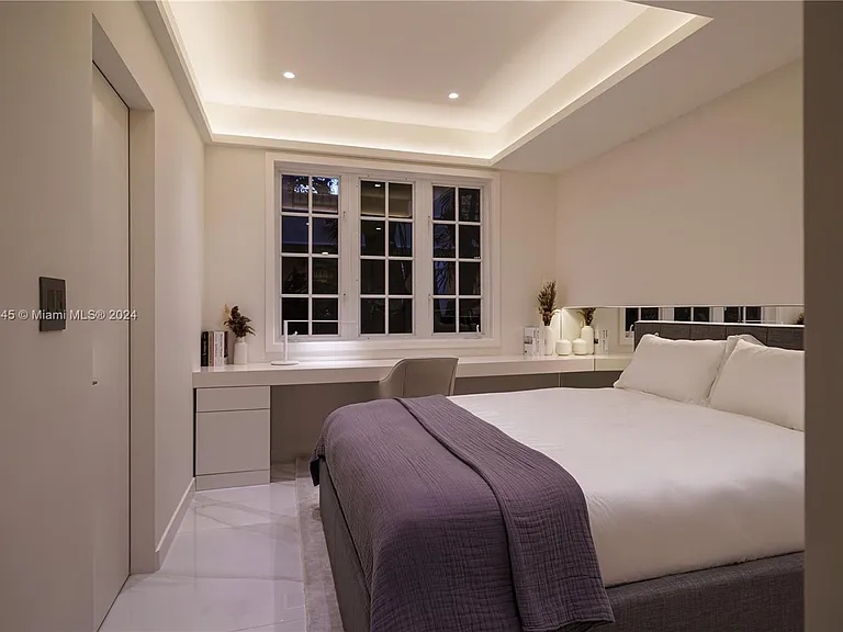 19115 Fisher Island Dr #19115 — Photo 35