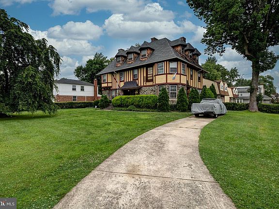 5th image of 127 S Wycombe Ave