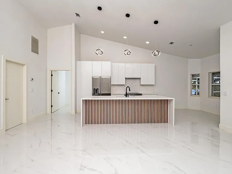 1268 SW Briarwood Dr — Photo 17