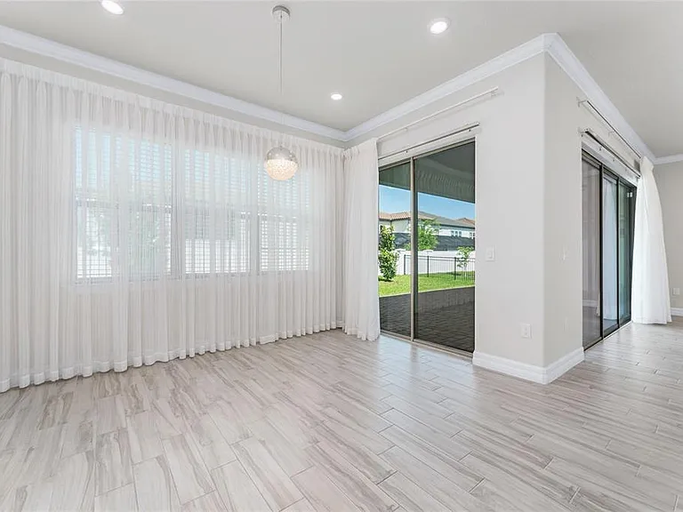 9242 Hanging Vine Ct — Photo 20
