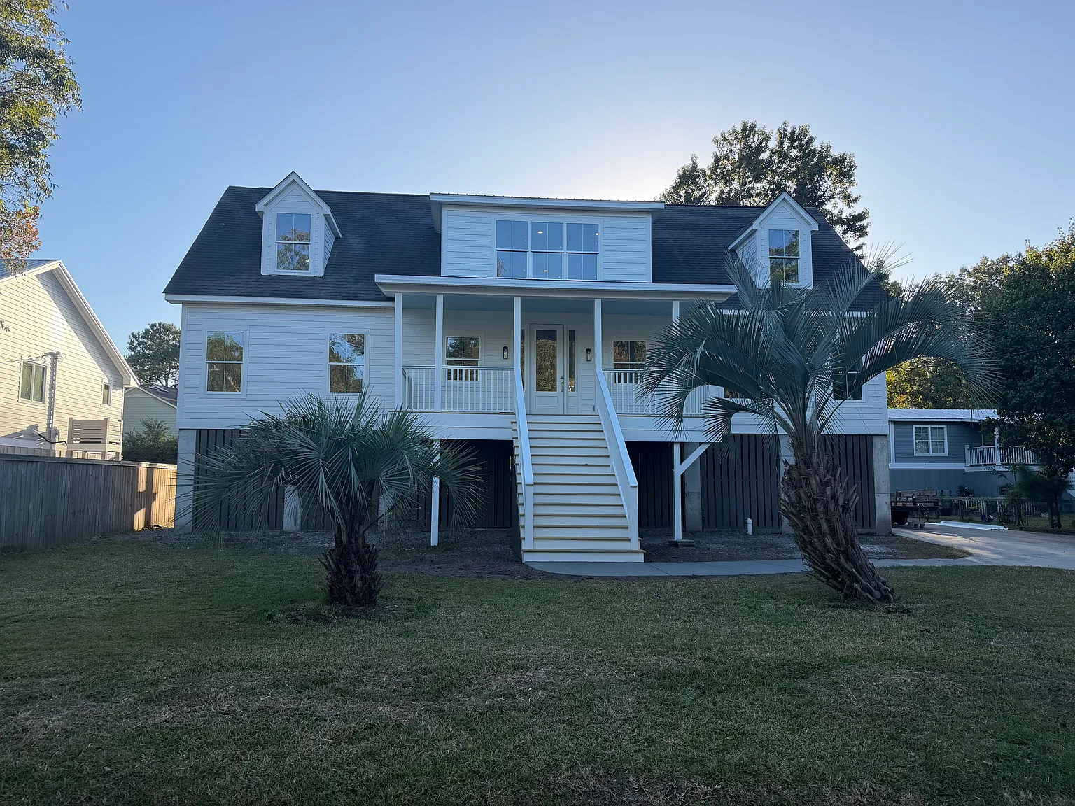 5 bed, 2760 sqft, $5,500 — Photo 2