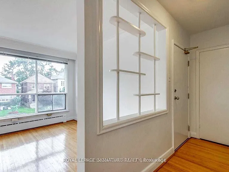 138 Woburn Ave — Photo 8