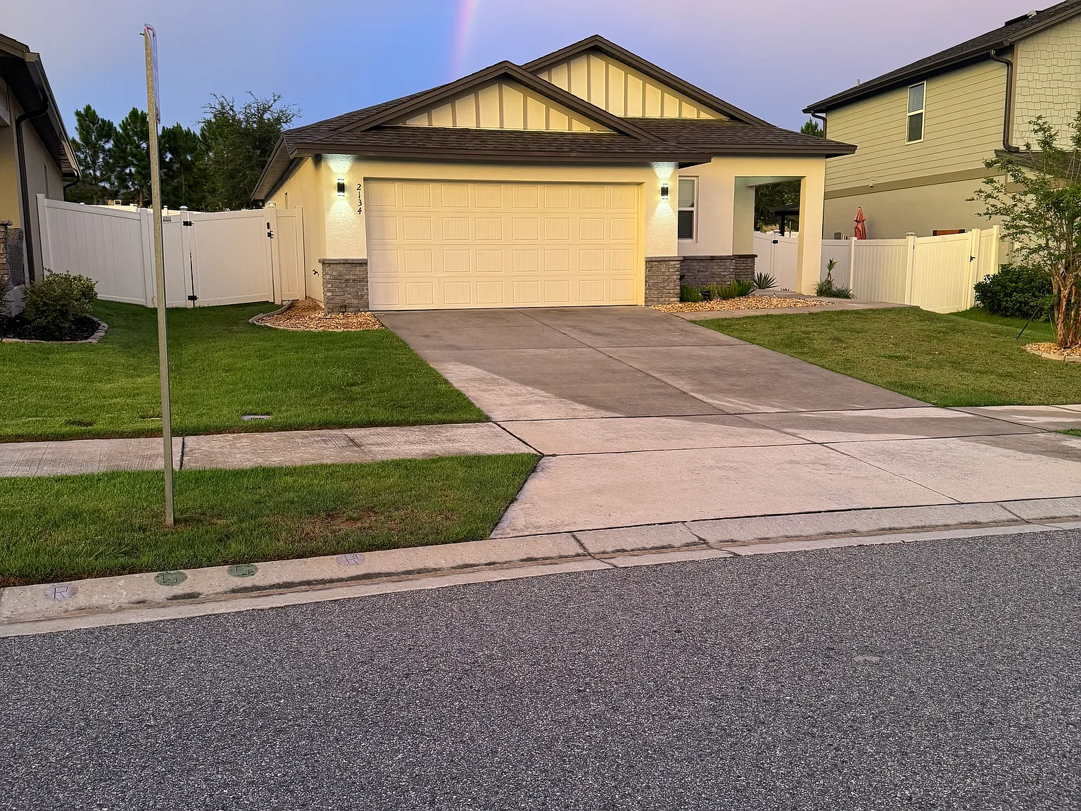 3 bed, 1600 sqft, $2,700 — Photo 2