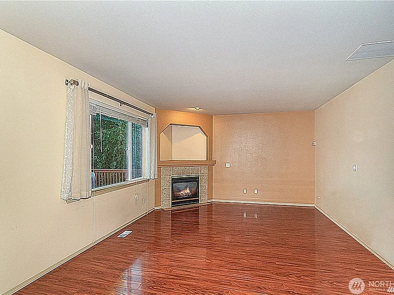 2422 Stafford Way — Photo 5