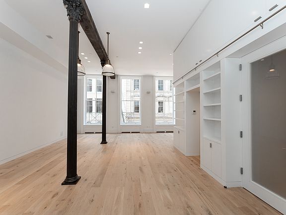3rd image of 131 Duane St APT 3W