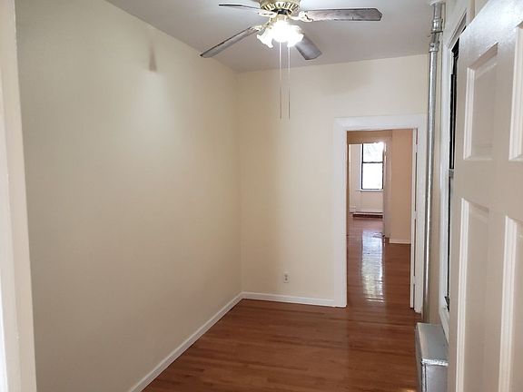 4th image of 3223 48th St APT 1L