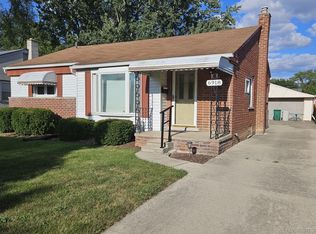 6918 Whitby St, Garden City, MI 48135