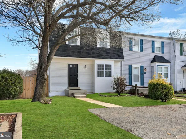 815 Cedar Ct, La Plata, MD 20646