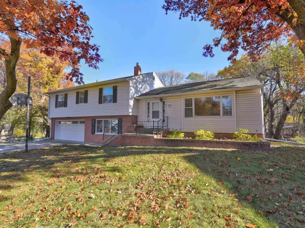24 Orchard Ln, Estherville, IA 51334
