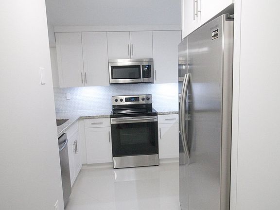 3rd image of 15405 Miami Lakeway N APT 203