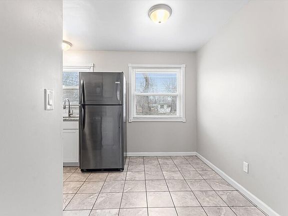 3rd image of 16268 Lauren St