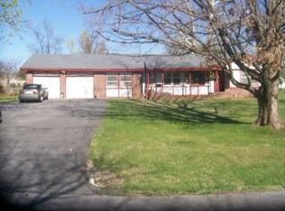 2140 S Manley Dr, Springfield, MO 65807